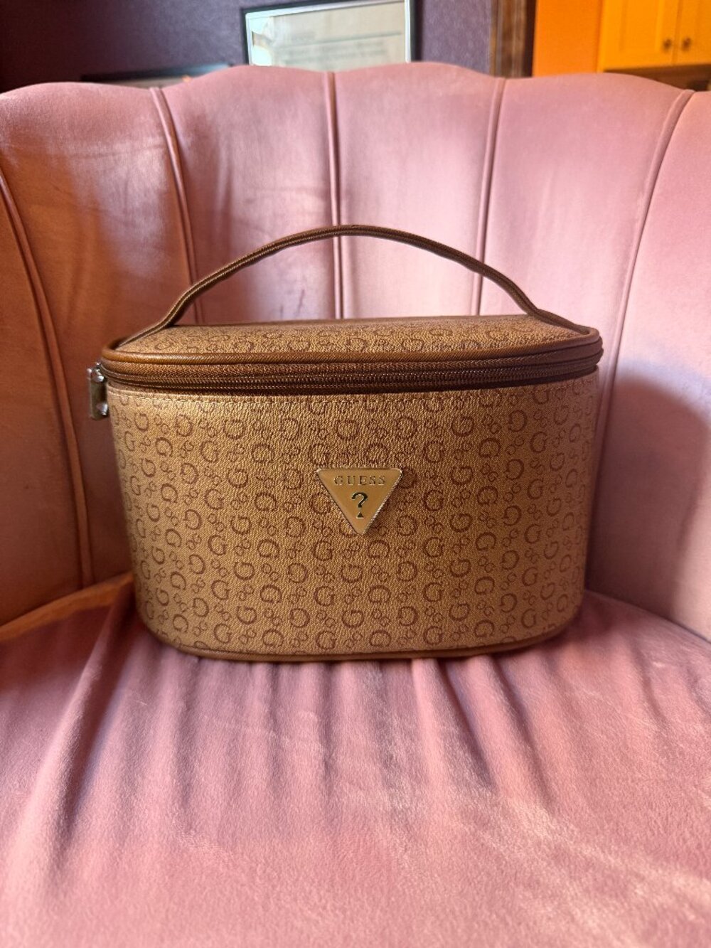 GUESS Signature Monogram Cosmetic Train Case Vanity Makeup Bag Brown Tan